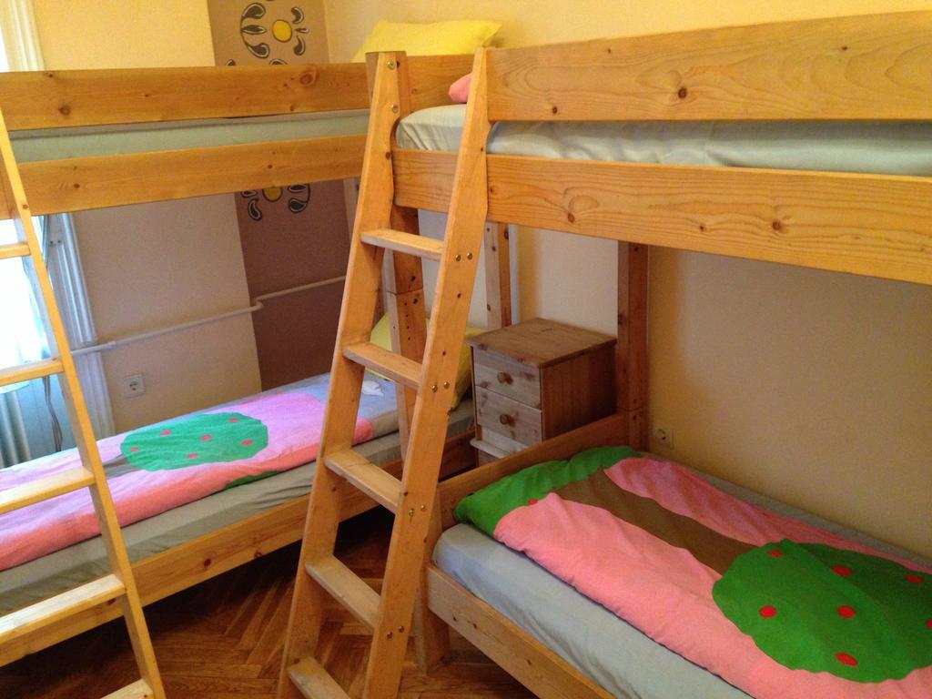 Yolo Hostel Budapešť Pokoj fotografie