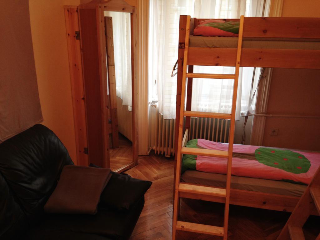 Yolo Hostel Budapešť Pokoj fotografie